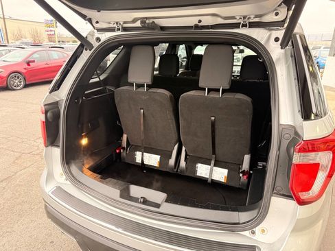 Used 2018 Ford Explorer XLT w/ Equipment Group 201A image 8