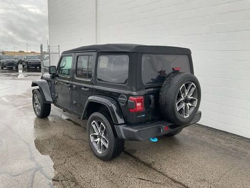 Used 2024 Jeep Wrangler Unlimited w/ Convenience Group image 32