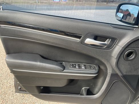 Used 2023 Chrysler 300 Touring image 15