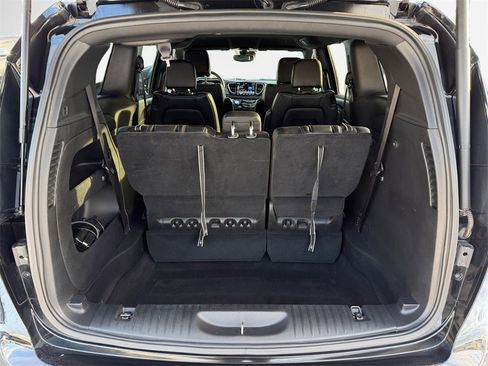 Used 2025 Chrysler Pacifica Select image 24