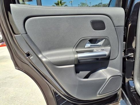 Used 2025 Mercedes-Benz GLA 250 image 41