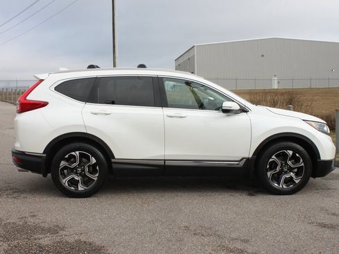 Used 2018 Honda CR-V Touring image 19