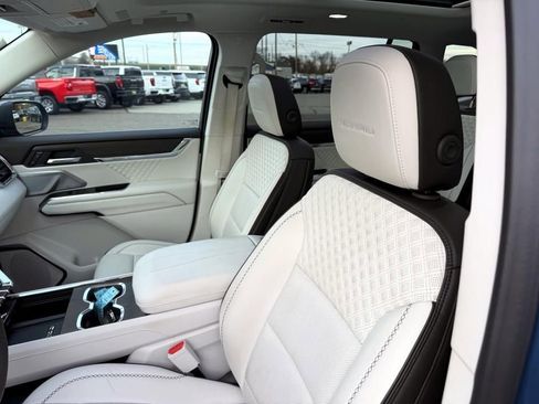 Certified 2024 GMC Acadia Denali w/ Super Cruise Package image 15