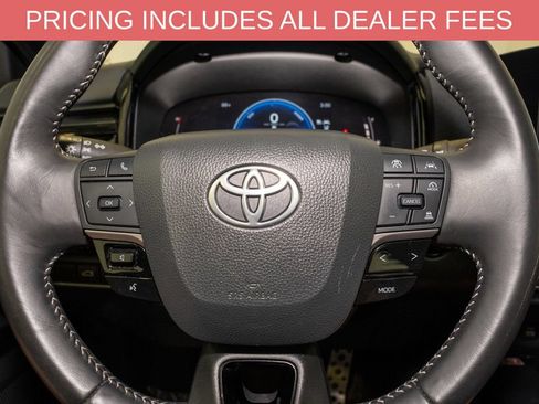 Used 2025 Toyota Camry SE FWD image 18