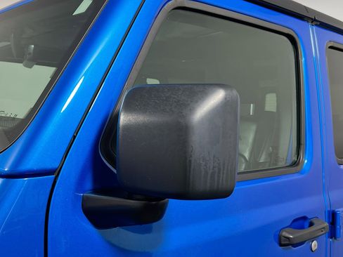 Used 2022 Jeep Wrangler Unlimited Sahara w/ Cold Weather Group AWD/4WD image 12