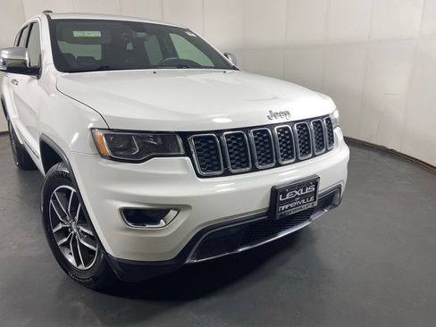 Used 2018 Jeep Grand Cherokee Limited AWD/4WD image 3