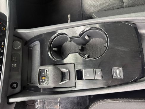 Used 2025 Nissan Rogue SV FWD image 39