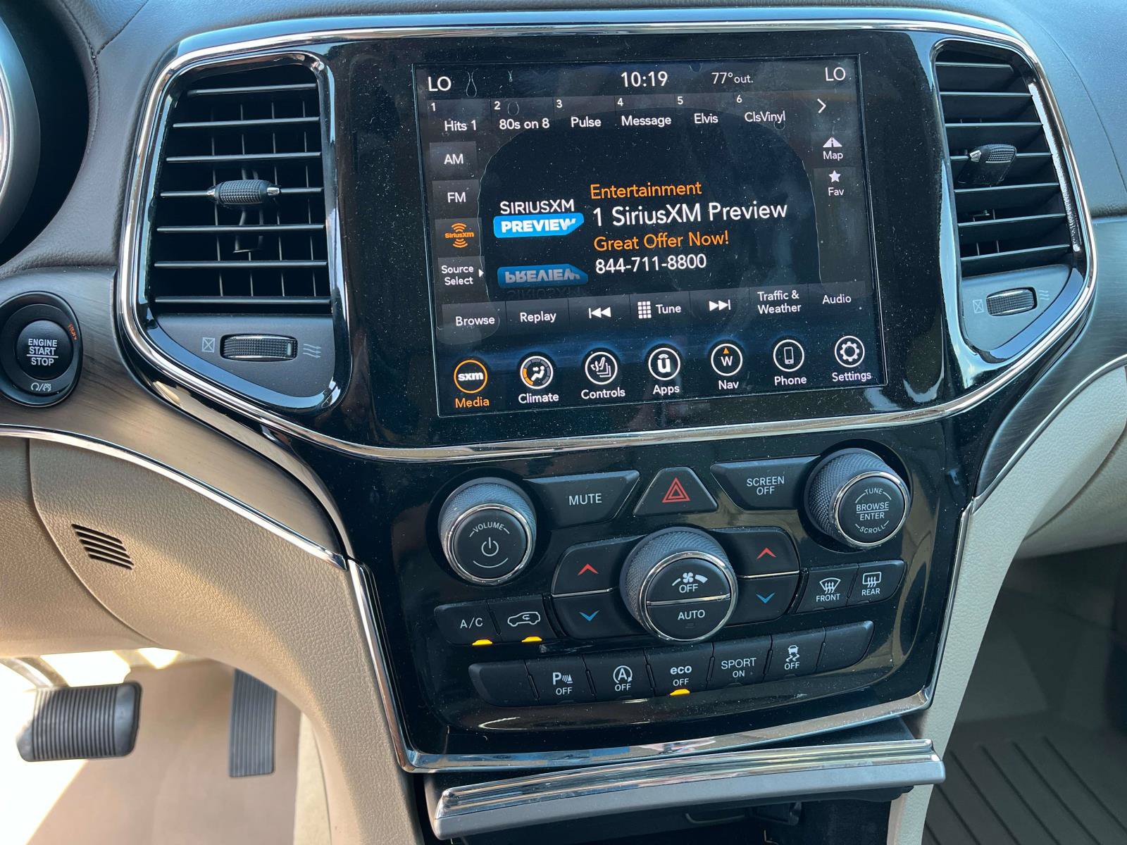 Used 2020 Jeep Grand Cherokee Overland AWD/4WD image 35
