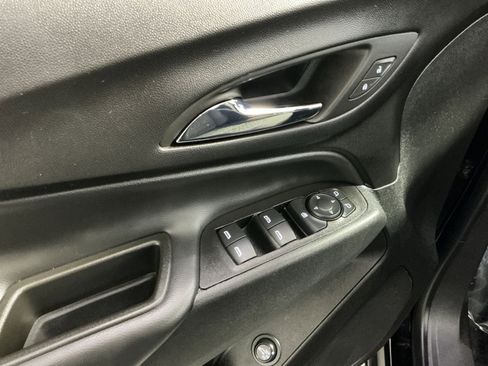 Used 2023 Chevrolet Equinox LT image 23
