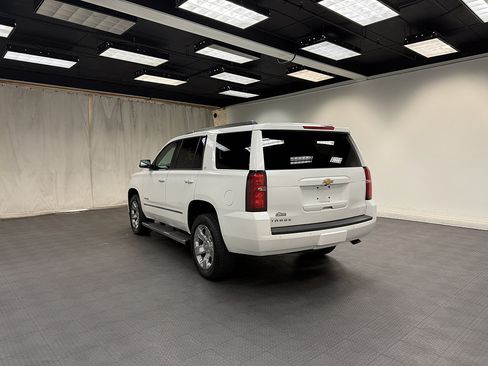 Used 2019 Chevrolet Tahoe LT w/ LT Signature Package AWD/4WD image 3