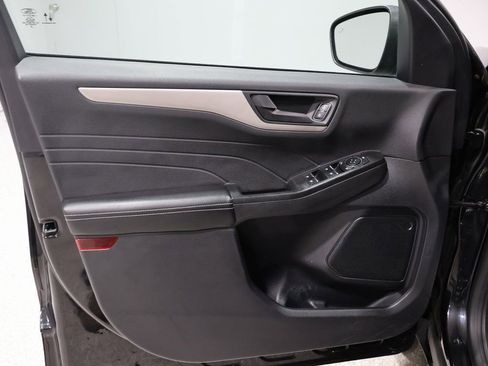 Used 2022 Ford Escape SE image 14