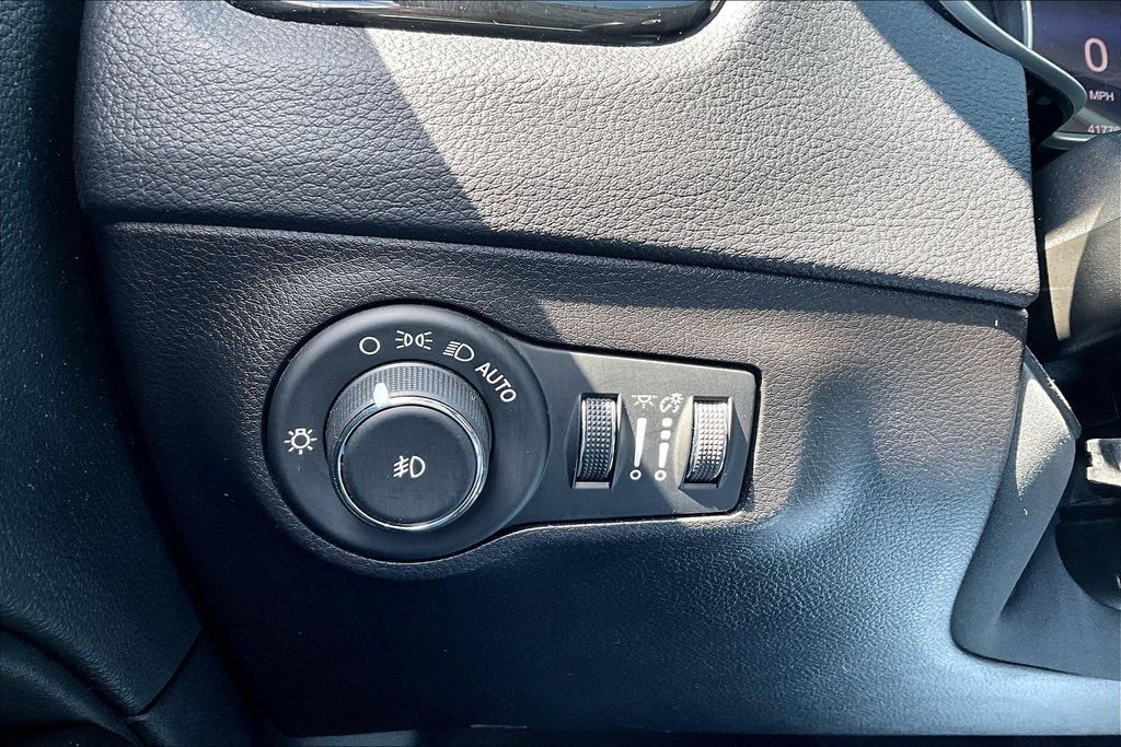 Used 2020 Jeep Compass Limited AWD/4WD image 17
