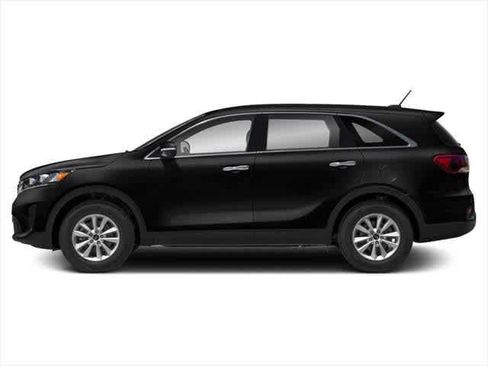 Used 2020 Kia Sorento LX image 3
