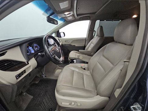 Used 2015 Toyota Sienna XLE w/ XLE Navigation Package AWD/4WD image 5