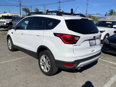Used 2019 Ford Escape SE image 10