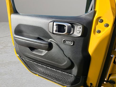 Used 2020 Jeep Wrangler Unlimited Sport S image 24