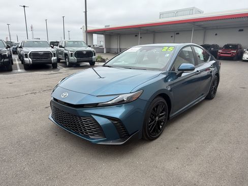 Certified 2025 Toyota Camry SE w/ Convenience Package image 20