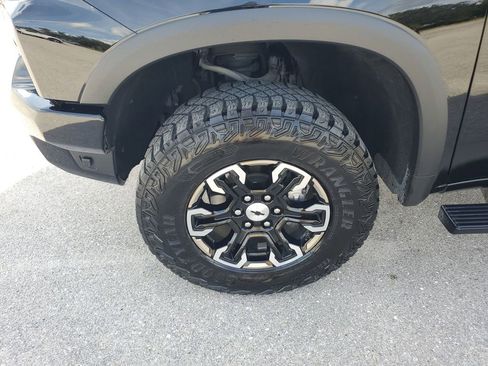 Used 2024 Chevrolet Silverado 1500 ZR2 w/ Technology Package image 18