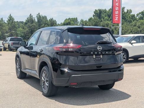Used 2024 Nissan Rogue S FWD image 5