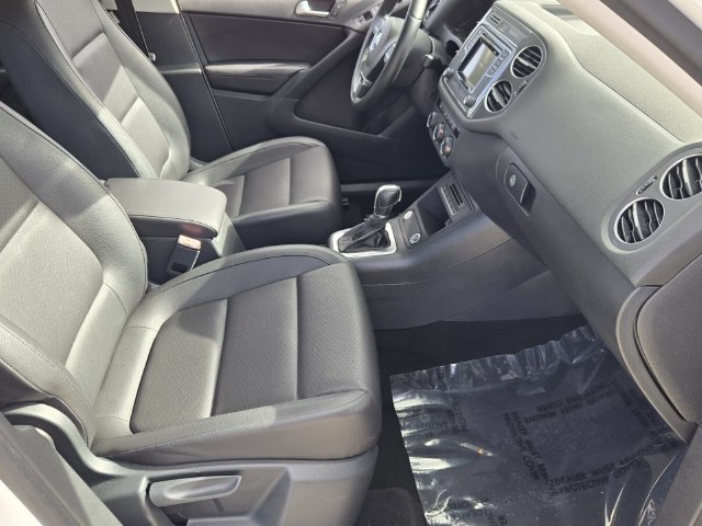 Used 2016 Volkswagen Tiguan S FWD image 19