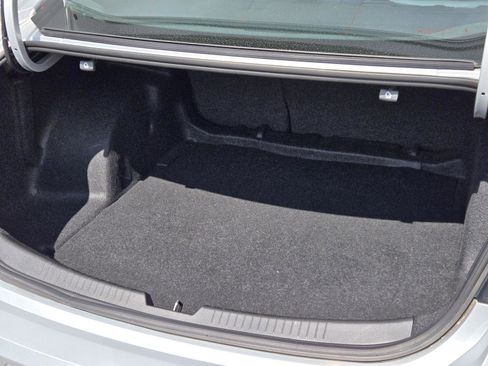 Used 2021 Chevrolet Malibu LT image 25