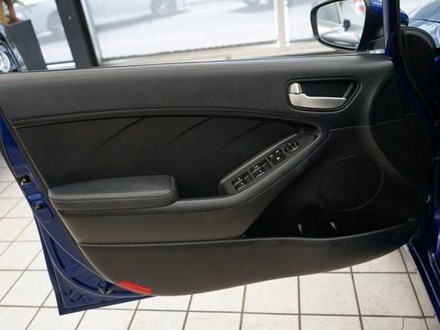 Used 2018 Kia Forte LX image 17