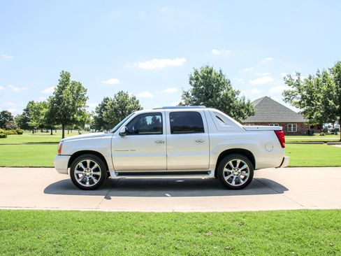 Used 2006 Cadillac Escalade EXT AWD/4WD image 2