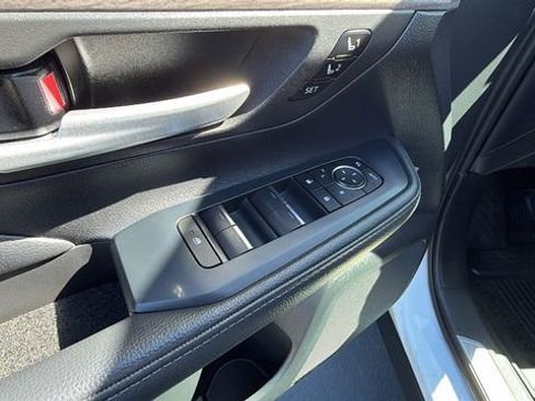 Used 2024 Toyota Grand Highlander AWD image 20