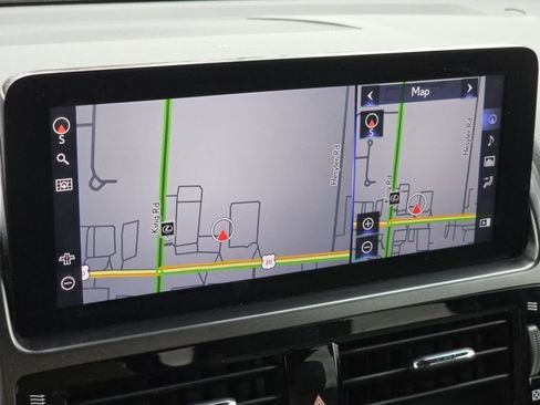 Used 2023 Lexus GX 460 image 3