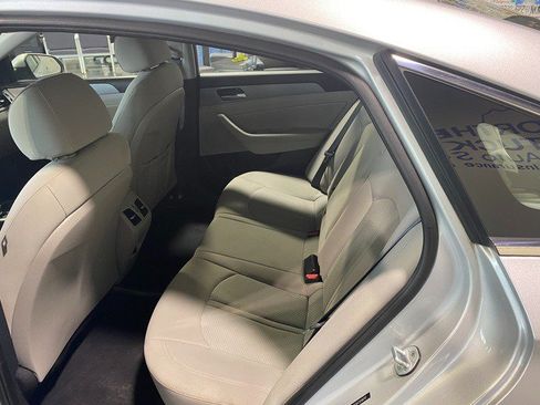 Used 2019 Hyundai Sonata SEL w/ Tech Package 02 FWD image 16