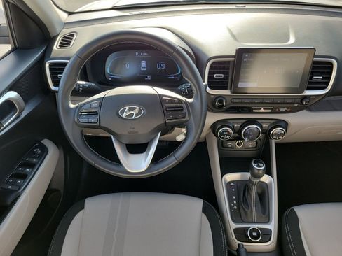 Used 2023 Hyundai Venue SEL FWD image 14