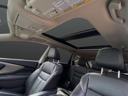 Used 2018 Nissan Murano Platinum AWD/4WD image 12
