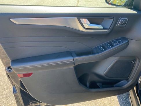 Used 2021 Ford Escape Titanium image 17