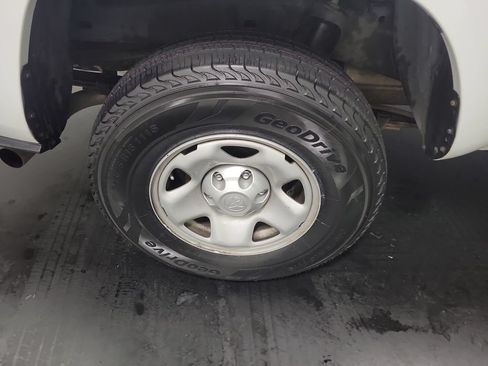 Used 2022 Toyota Tacoma SR AWD/4WD image 11
