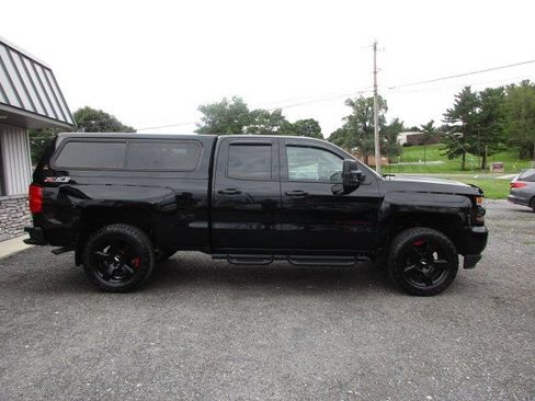 Used 2017 Chevrolet Silverado 1500 LT w/ Redline Edition AWD/4WD image 9