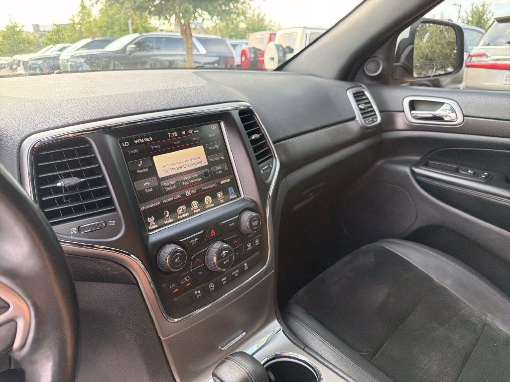 Used 2017 Jeep Grand Cherokee Altitude AWD/4WD image 23