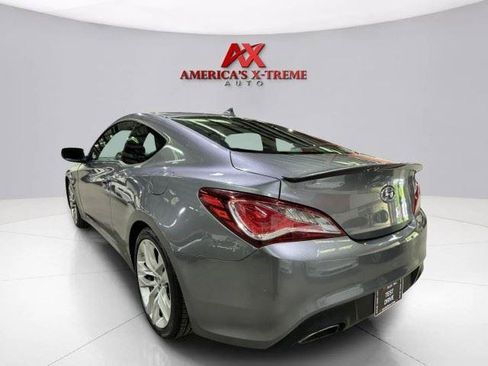 Used 2015 Hyundai Genesis 3.8 RWD image 4