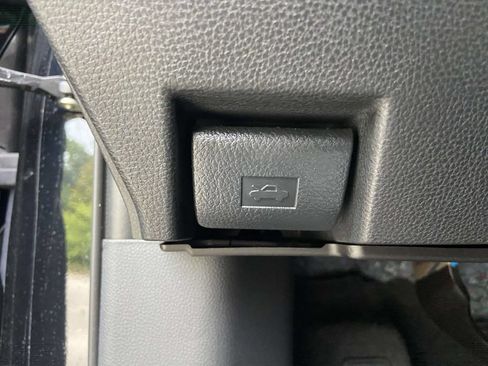 Used 2023 Toyota Tundra Limited AWD/4WD image 31