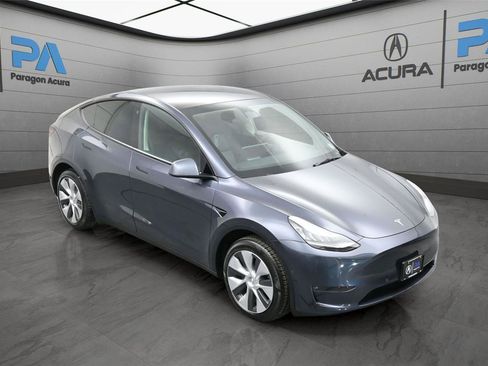 Used 2023 Tesla Model Y Long Range image 32