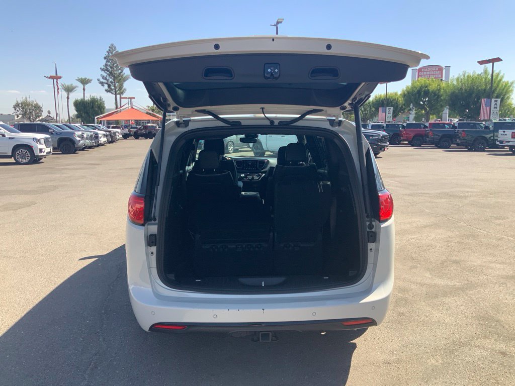 Certified 2020 Chrysler Pacifica Limited FWD image 7