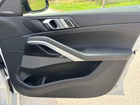 Used 2025 BMW X6 xDrive40i w/ Premium Package image 34