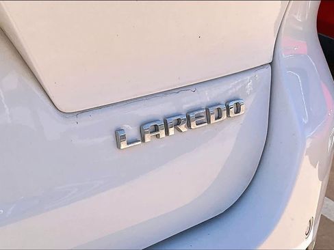 Used 2023 Jeep Grand Cherokee L Laredo image 11