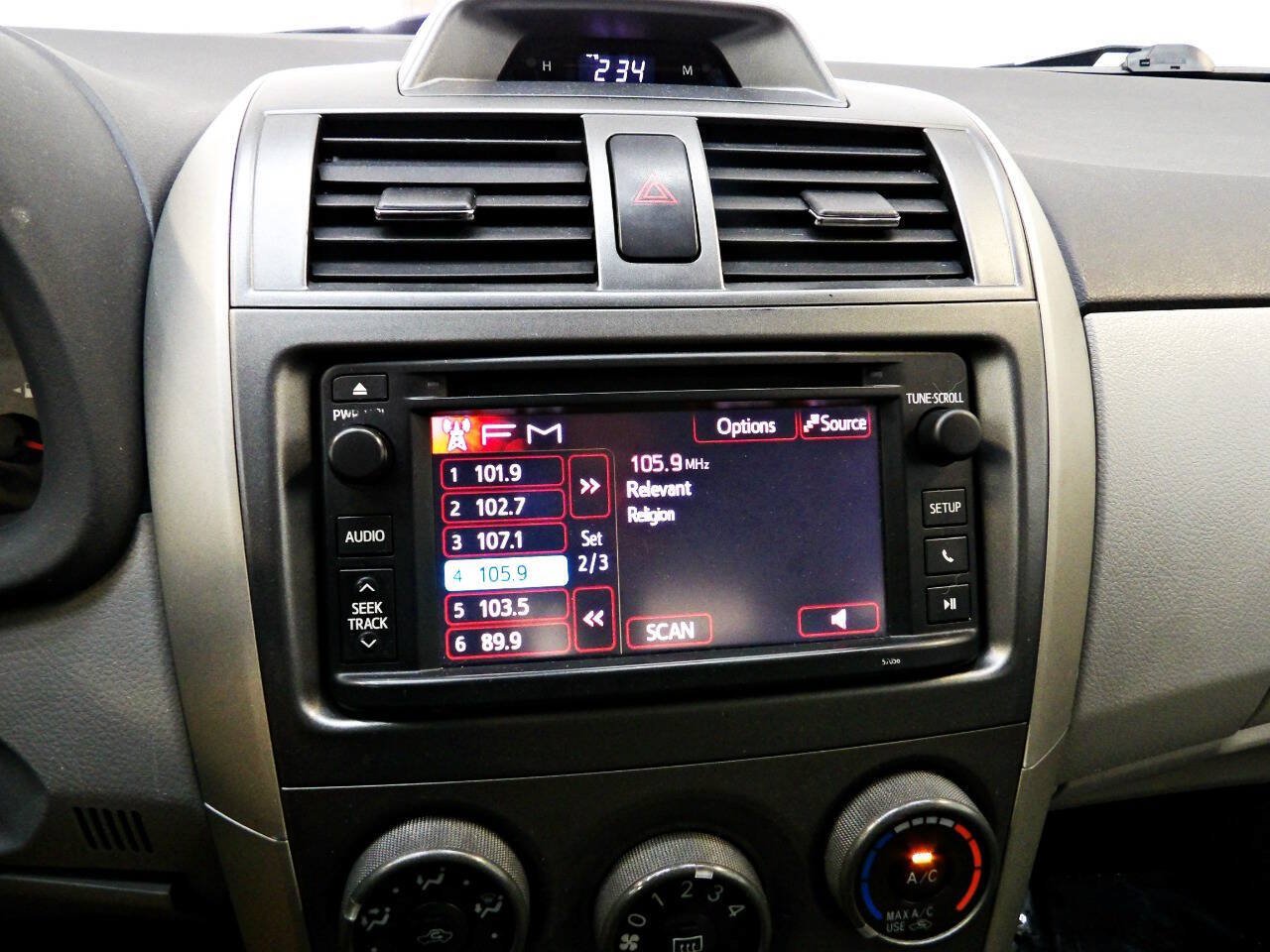 Used 2013 Toyota Corolla LE w/ Preferred Accessory Pkg #2 FWD image 24