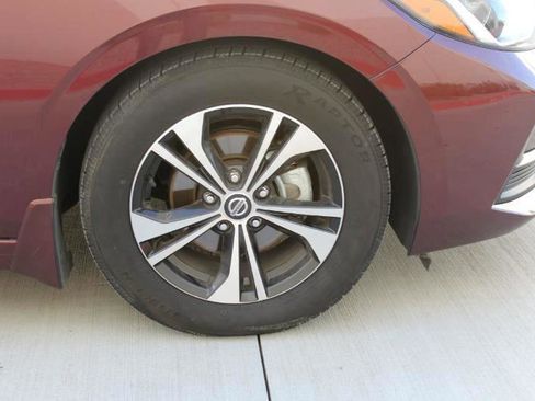 Used 2022 Nissan Sentra SV FWD image 39