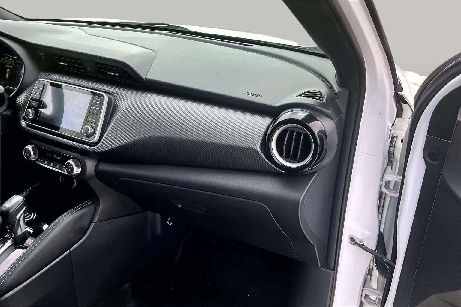 Used 2019 Nissan Kicks SV FWD image 17