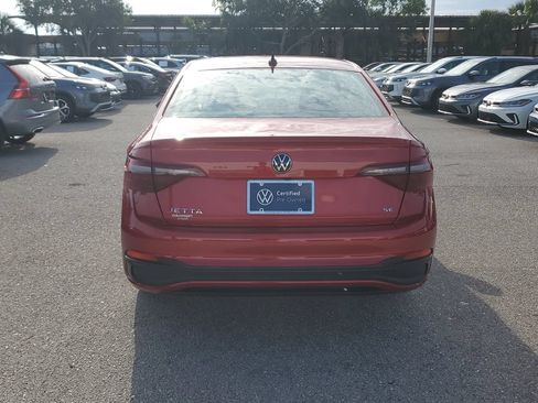 Certified 2024 Volkswagen Jetta SE w/ Panoramic Sunroof Package FWD image 5