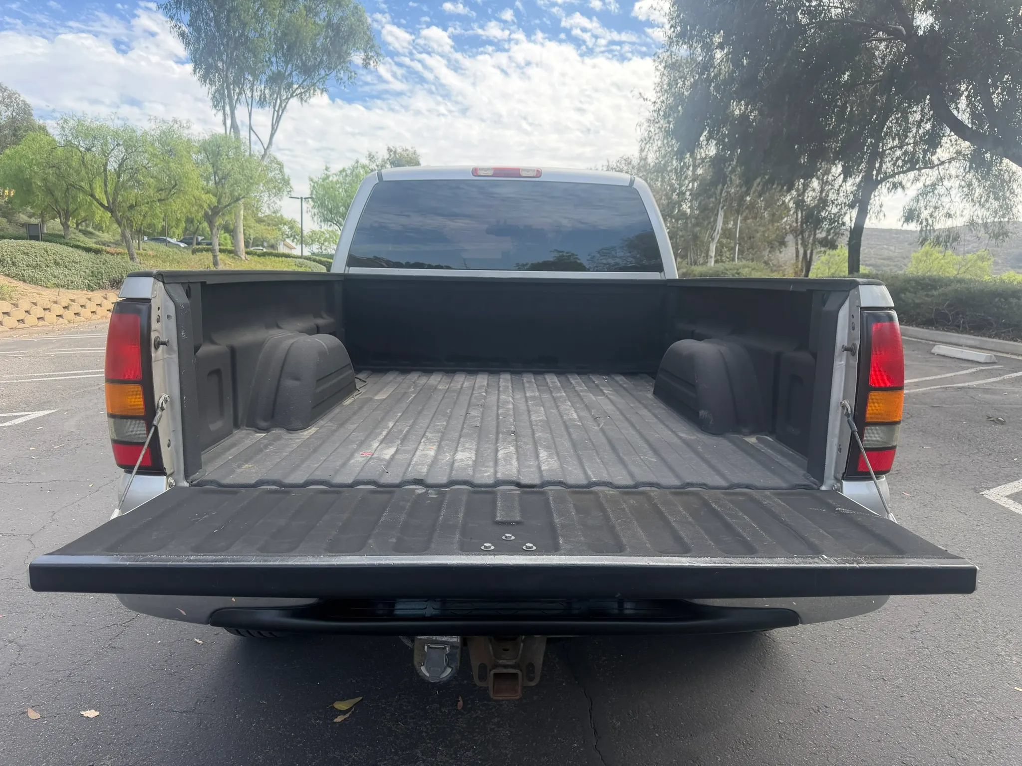 Used 2005 GMC Sierra 1500 SLE w/ Light Duty Power Package AWD/4WD image 14