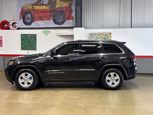 Used 2016 Jeep Grand Cherokee Laredo w/ Quick Order Package 23E AWD/4WD image 4