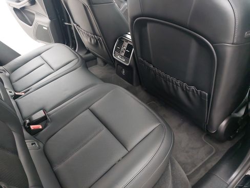 Certified 2018 Porsche Macan image 13