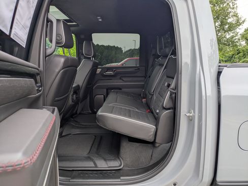 Used 2024 GMC Sierra 2500 AT4X AWD/4WD image 27